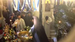LvL 100 Holy Priest Buffing the Raid and healing with Lightwell