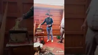 Huancaino(a) que se respeta baila huaylas.