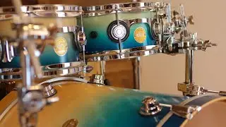 DW collectors short stack regal blue to natural fade drum kit - short groove 3#