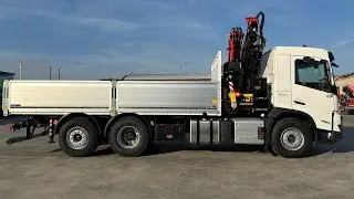 VOLVO FM 500 62 TR - tre assi - fisso con gru