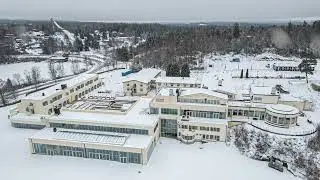 Hjortviken Country Club i Hind&aring;s | Sn&ouml;fall med Hoppbacken i bakgrunden.
