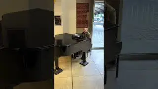 Piano @ Amsterdam Centraal - Yesterday #beatles #thebeatles #classicrock #oldies #pianoengare #music