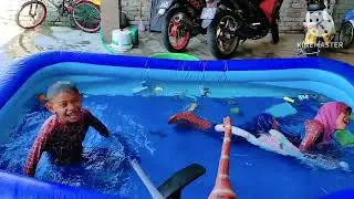 hunting jurassic world spiderman in swimming pool challenge superhero,ball,toy,animal,dinasour