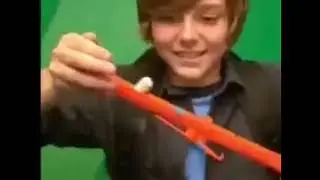 Mighty Beanz commercial, Except it zooms in at the left bottom corner evertime they say mighty beanz