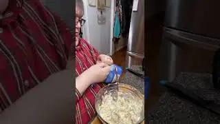 Бабушкин арахисовый фадж… и классический праздничный сырный шарик 😊🎄