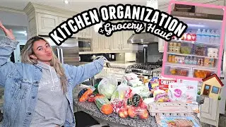 Organize my kitchen with me! + shopping for groceries
