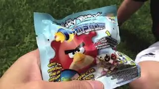 ANGRY BIRDS Blind Bags Toy Videos Mystery Bags Angry Birds Mashems Ядосани птици Angry Birds Toys