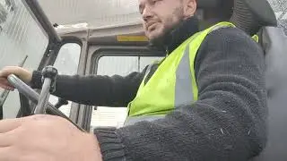 Cum se conduce un stivuitor de 14t Svetruck (comenzile)