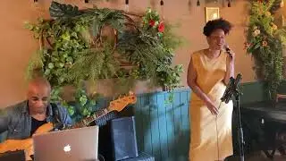 Duo Bass - Chant : Falling in love with Jesus