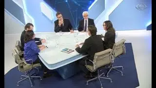 BAND: Bolsonaro &eacute; questionado por 5 jornalistas simultaneamente.