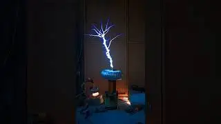 Vacuum tube Tesla coil with ITL9-1 (low power, untuned) #highvoltage #teslacoil #vacuumtube