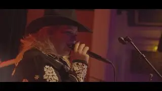 Diddi Velle - Country Music (Official Music Video)
