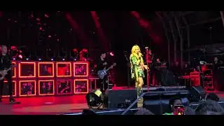 Avril Lavigne - Greatest Hits Tour 2024 Live in Manchester - 10 - Losing Grip