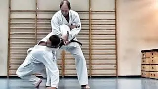 Karate and Self Defense - Bunkai קראטה אוקינאווי והגנה עצמית מול סכין