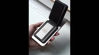 Magnetic Wallet Stand