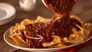 HORMEL&reg; Chili Nachos 0:15