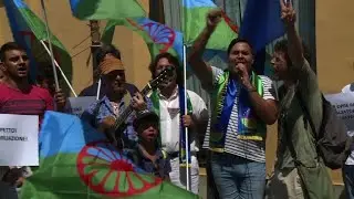 Italy's Roma community protest over hostile climate