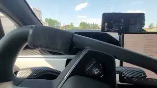 Tesla mXPlaid Apark Uss/Tesla Vision prawie bez r&oacute;żnicy