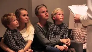 12:00 - 1. þáttur (2014-2015)