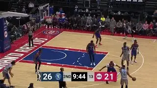 Antonius Cleveland with 13 Points vs. Grand Rapids Drive