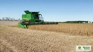 John Deere S780 Combine