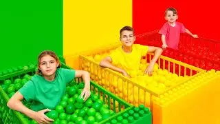 Wielokolorowe ł&oacute;żeczka dla lalek 😍 Vania i Mania opiekują się lalkami | Wyzwanie dla dzieci