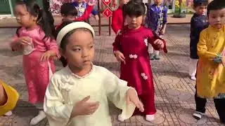 Nguyễn Sáng- BÉ ĐÓN TẾT SANG
