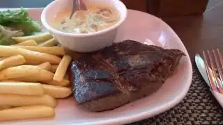 ОЧЕНЬ, ОЧЕНЬ ВКУСНЫЙ СТЕЙК В РЕСТОРАНЕ RED PIANO, Сиемреап