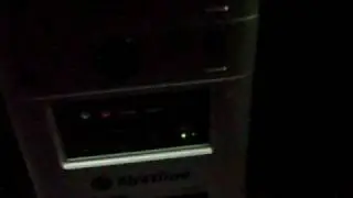 Computador emitindo som de sirene