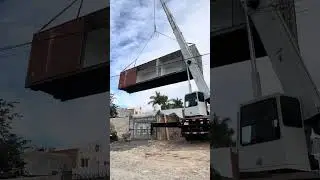 Putting a used container in a yard in Chapala.￼