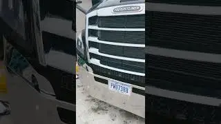 Freightliner Cascadia 2021 chrome bumper #freightliner #chrome #viral #trucks #cascadia