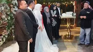 Gelinle damat düğün salonunda para takıyorlar düğün salonunda