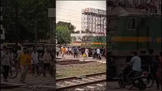 Busy railgate crossing #shorts