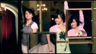 Selena Gomez - Shake it up [Official video]