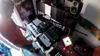 nthirteen 'Read your heart' ambient electro vocoder improvisation