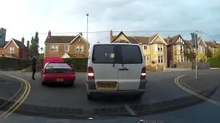 Crash for cash scammer or just an utter useless driver!
