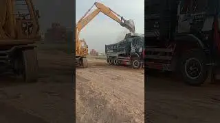 John Deere slowb on the road