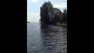 катер, мы и озеро