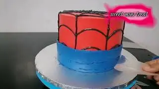 Spiderman theme cake decorating manufacturing setting with chef zaibi #cupcakes #cookies #macron