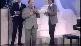 Mike Presnell talks. Bass singer for  Perfect Heart.  Keepin the Faith Live  1998