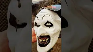 Trick Or Treat Studios Terrifier 2 Art The Clown Mask Review #terrifier2 #arttheclown