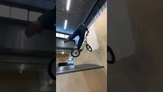 Chichorek ciśnie tailwhipa #fullsend #bmx #tailwhip