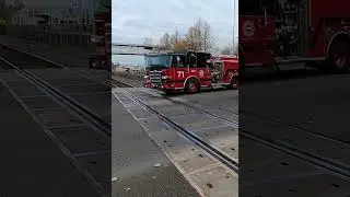 Fire Engine Puget Sound crossing train track ASMR#shorts #EngineNo71