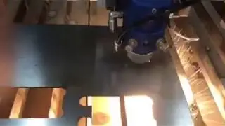 China Yongli Brand 280W Laser Mixing Cutting Machine Cut 2.5 mm Carbon Steel