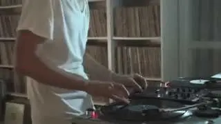 DJ FATFAT CORFUNK - Scratch and body tricks training (tribute to 