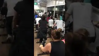 Aula de bike e abs academia inshape