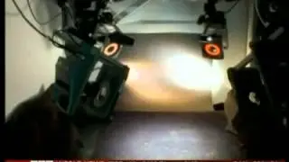 Scientists unveil world's smallest flying robot