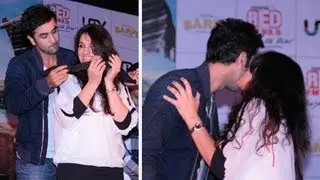 Ranbir Kapoor Flirts With College Girl !