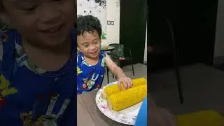 Trey eating corn🌽😍 #shortvideo #kids