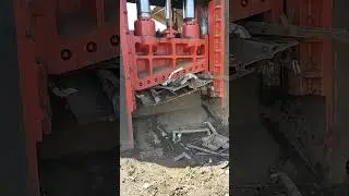 Hydraulic Gantry Scrap Metal Shear Machine _ Metal Shear Recycling Machine _Gantry Shear #shorts